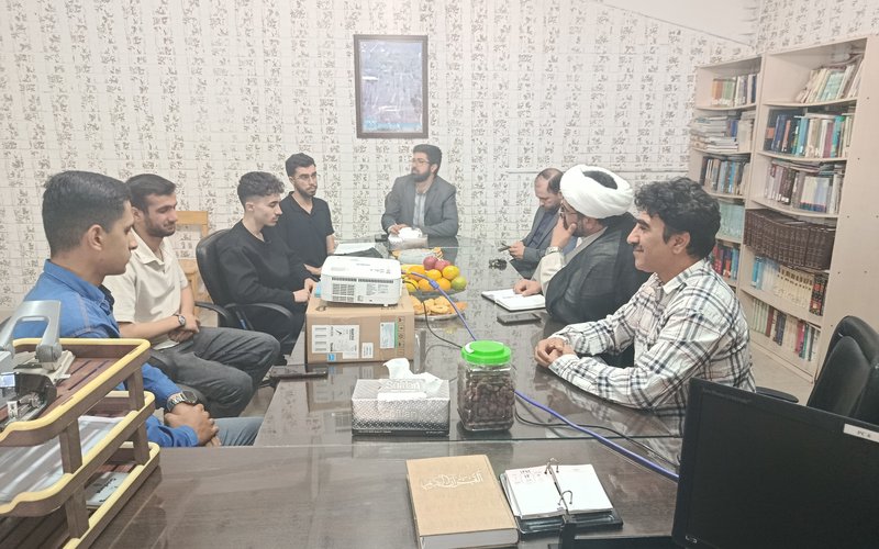 نشست با تشکل های دانشجویی و کارکنان (1)