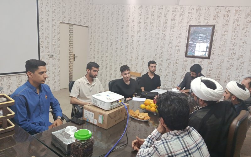 نشست با تشکل های دانشجویی و کارکنان (4)