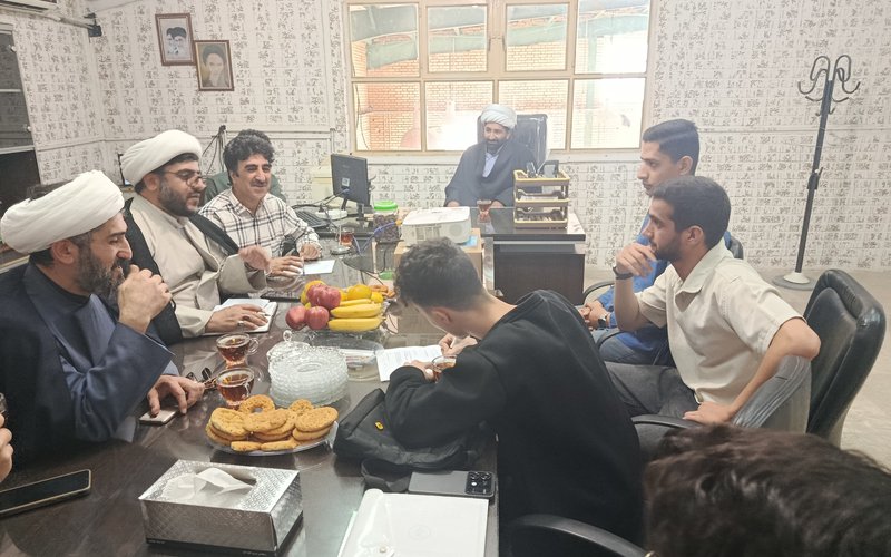 نشست با تشکل های دانشجویی و کارکنان (5)