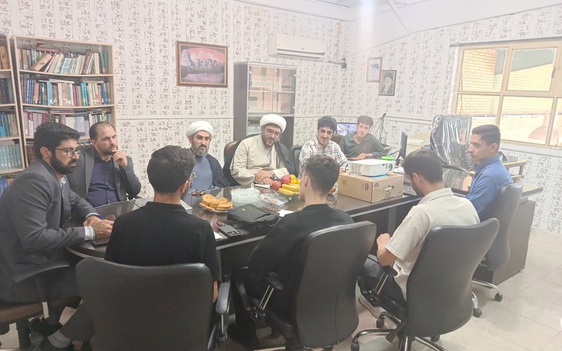 نشست با تشکل های دانشجویی و کارکنان (3)