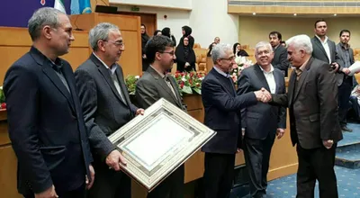 دکتر_عزیزی_حامی_برتر_پژوهش.jpg