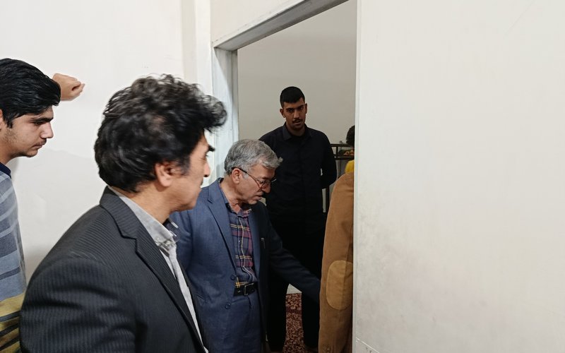 بازدید دکتر شاهین از خوابگاه شهدای دانشجو (4)
