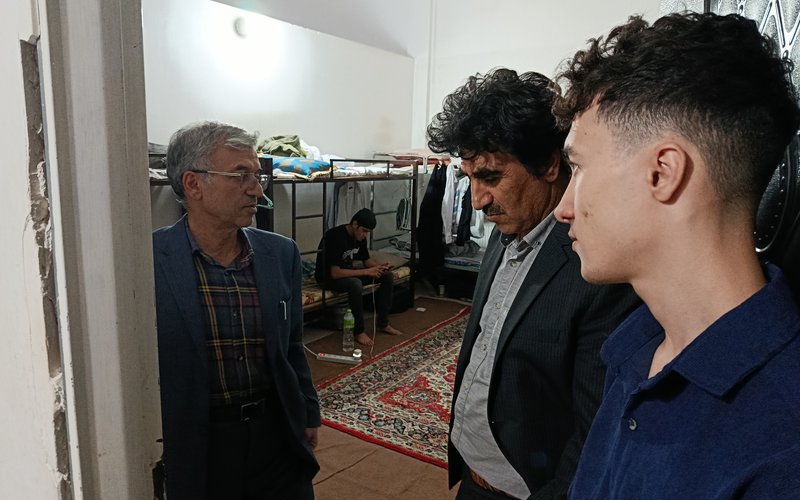 بازدید دکتر شاهین از خوابگاه شهدای دانشجو (1)
