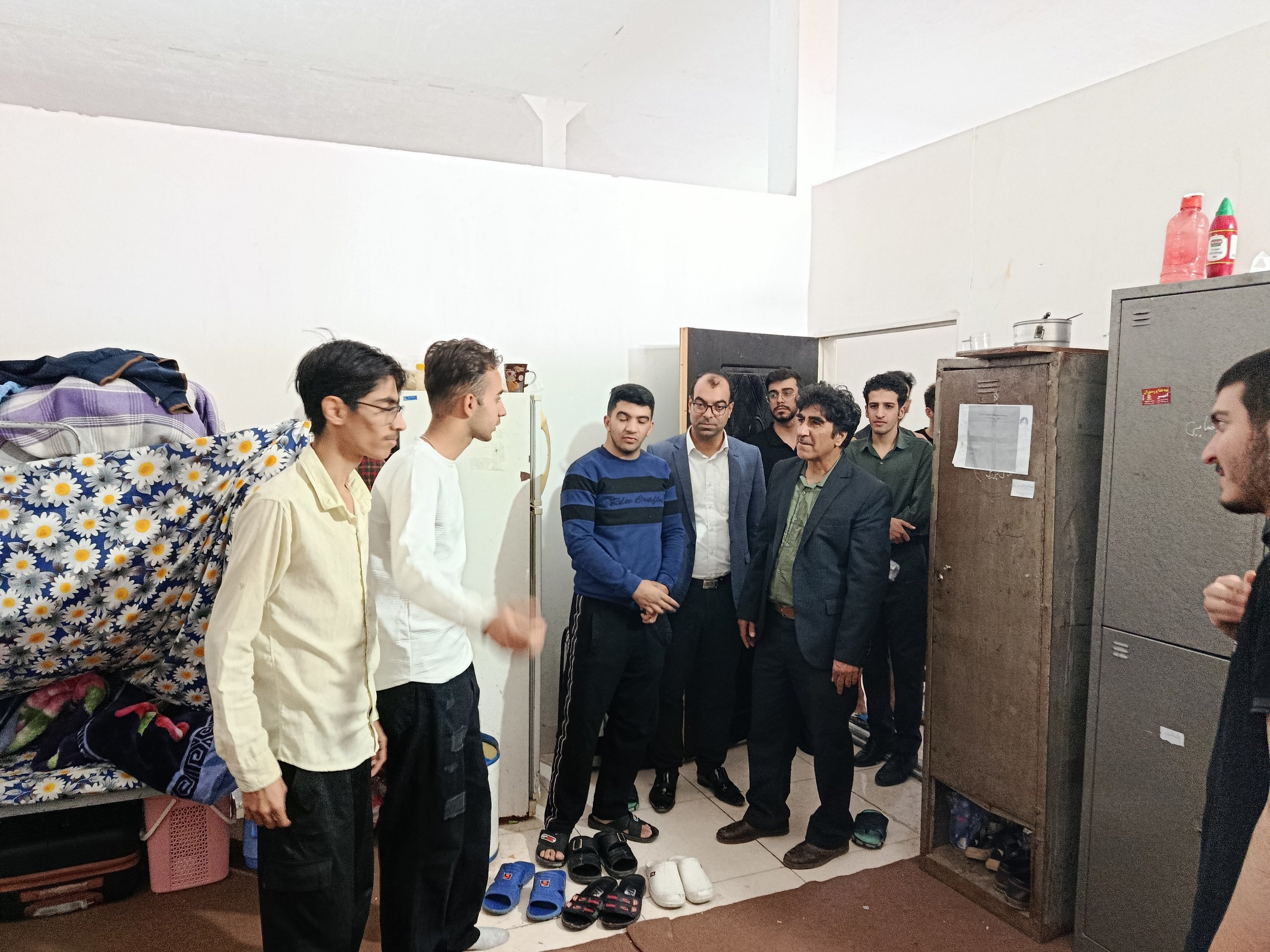 بازدید سرزده از خوابگاه (3)