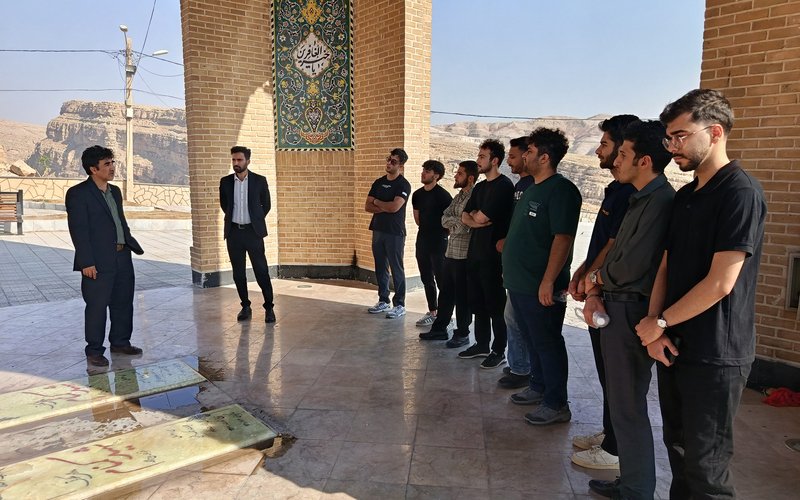 غبارروبی مزار شهدای گمنام (2)