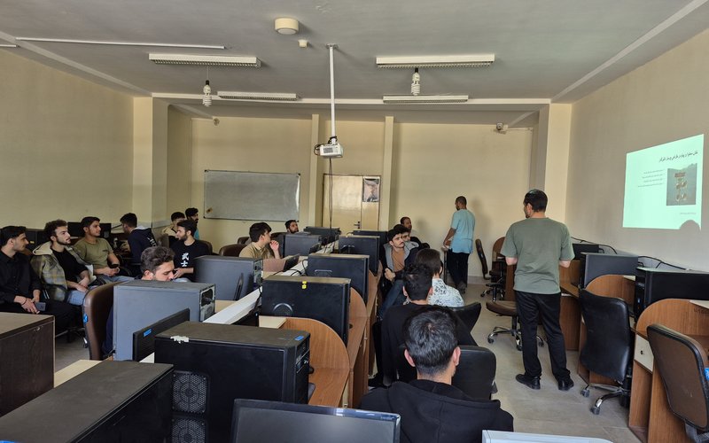 کارگاه آموزش طراحی پوستر (2)