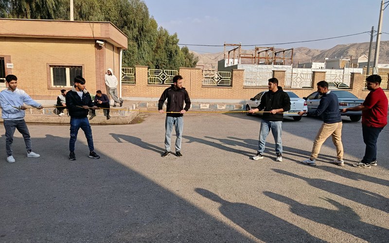مسابقه طناب کشی (1)