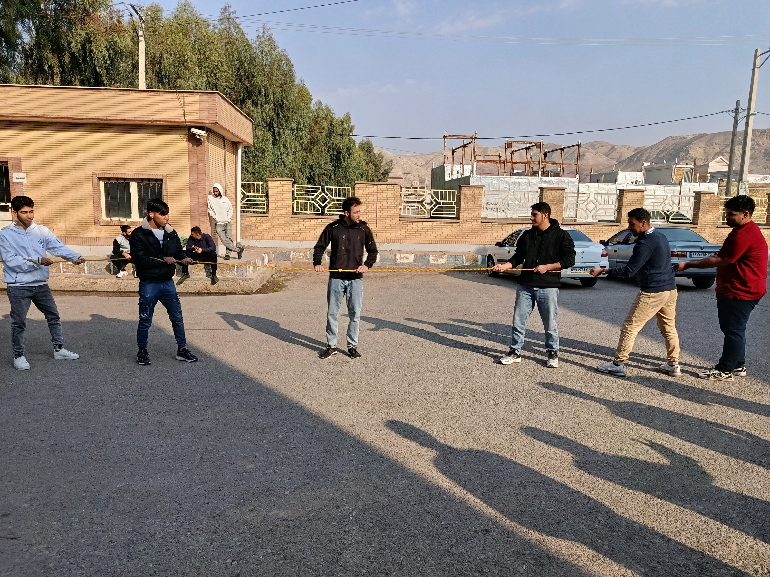 مسابقه طناب کشی (1)