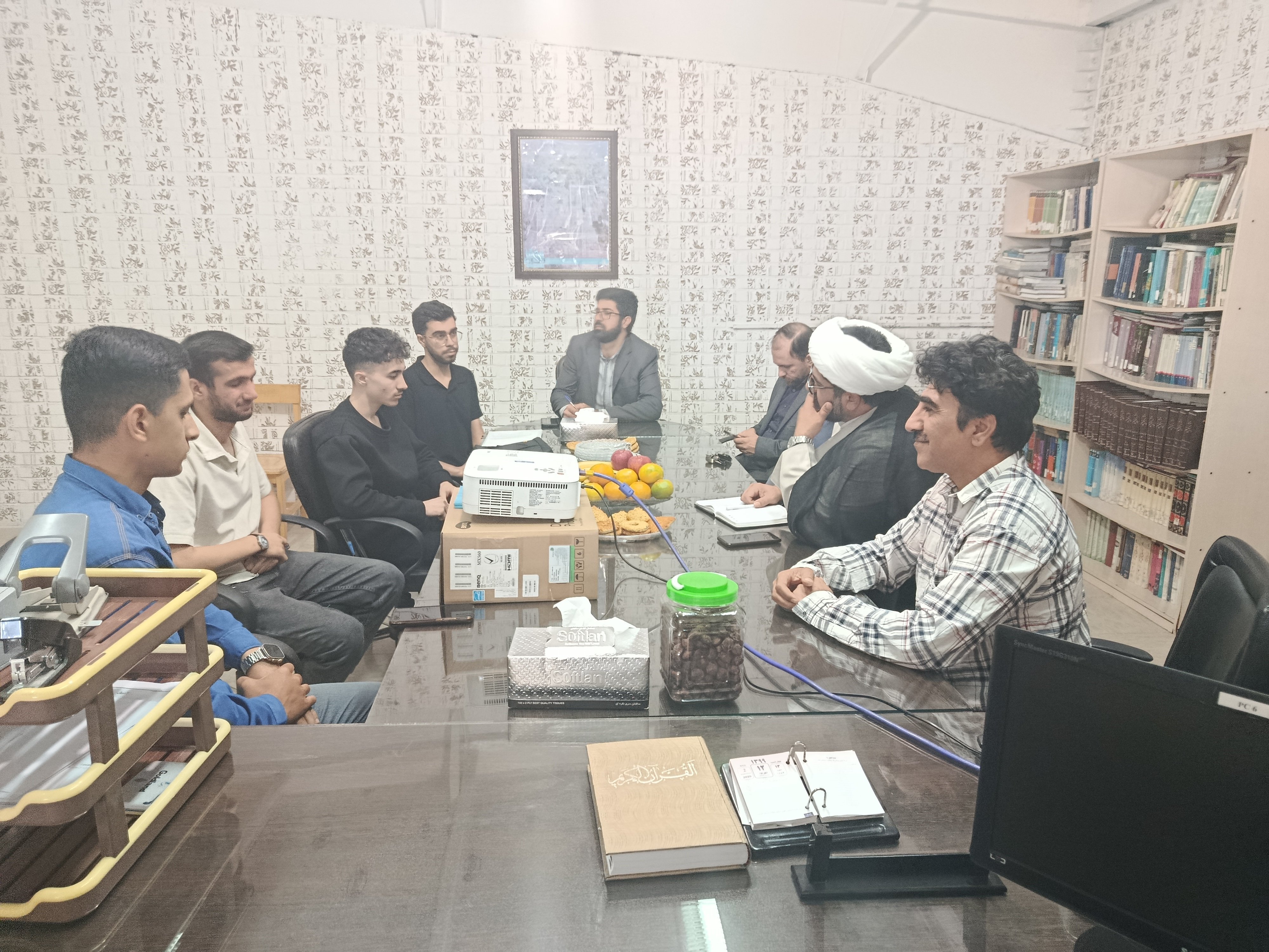 نشست با تشکل های دانشجویی و کارکنان (1)